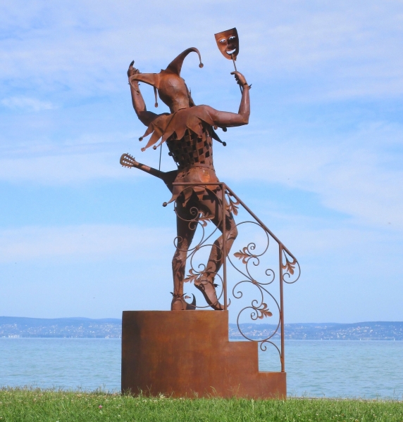 Huge Harlequin garden sculpture rusty